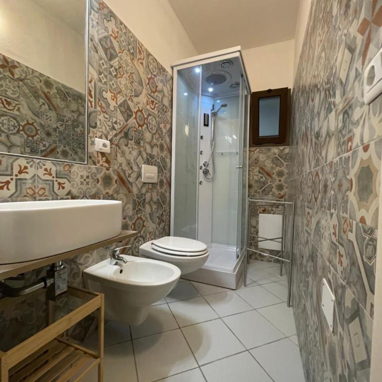 Casa Arborea - Appartamento con 4 Camere da Letto e Balcone - 4