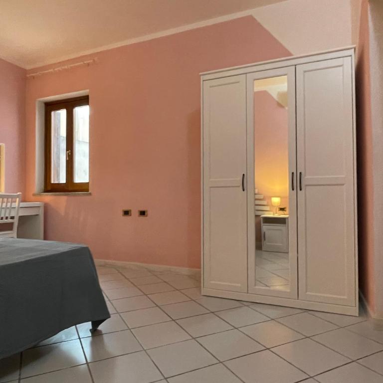 Casa Arborea - Appartamento con 4 Camere da Letto e Balcone - 9
