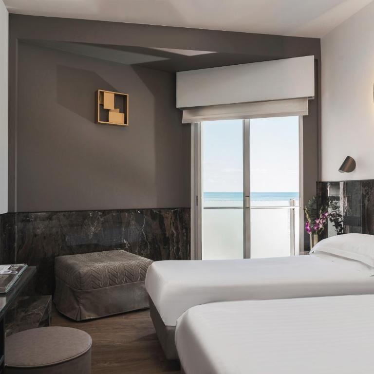 Hotel Michelangelo - Superior Double or Twin Room with Partial Sea View - 5