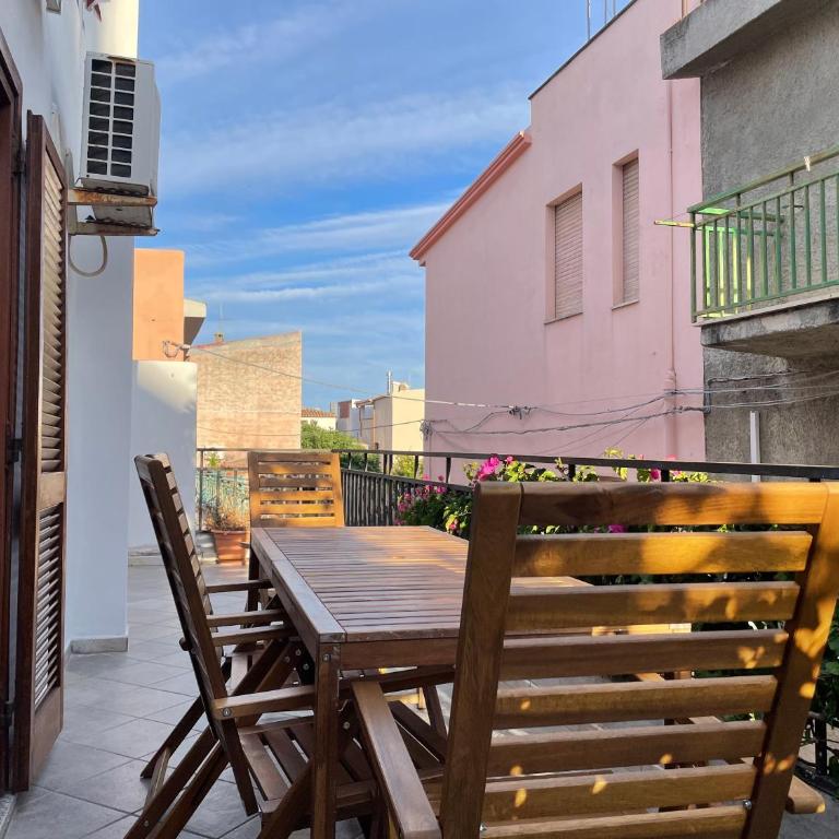 Casa Arborea - Appartamento con 4 Camere da Letto e Balcone - 30