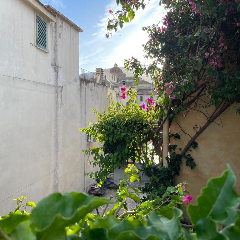 Casa Arborea - Appartamento con 4 Camere da Letto e Balcone - 26