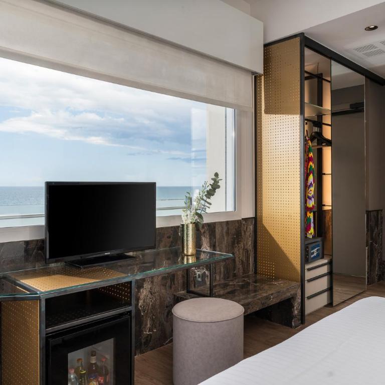 Hotel Michelangelo - Superior Double Room with Sea View - 2