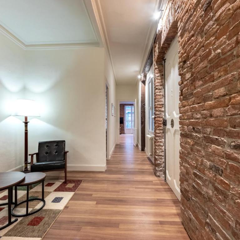 Encantador apartamento en el casco antiguo de Bilbao - Two-Bedroom Apartment - 6