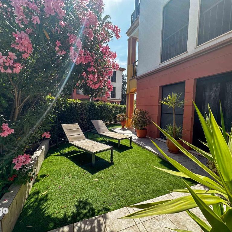 Stunning Garden Apartment - 6 people - HEN01 - Three-Bedroom Apartment - 11