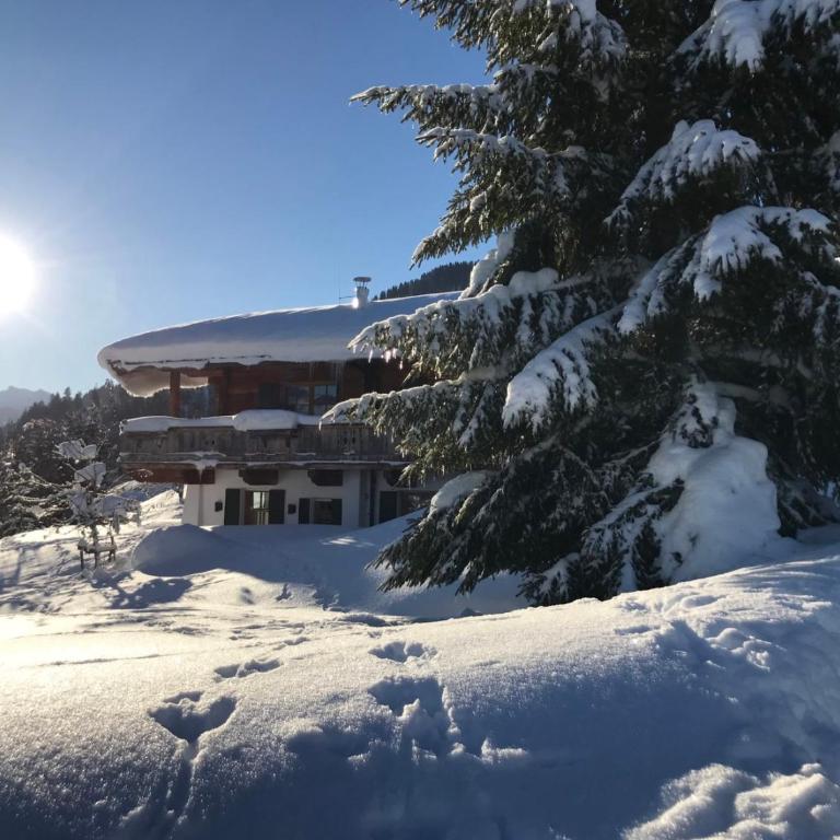 Chalet Bockberg Ski in - Ski out & Whirlpool in Kitzbühel by ONE VILLAS - Chalet - 12