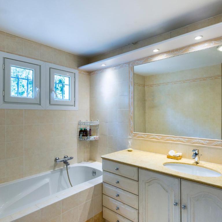 La Saliniere - Villa avec Piscine Privée - 14