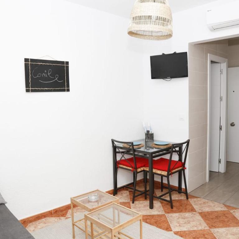 Alojamientos EL PUNTO PLAYA CONIL - Apartamento de 1 Dormitorio con balcón y vistas a la ciudad - 2