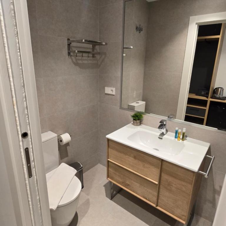Hostal Rambla 24 by Holihome - Double Room - 10