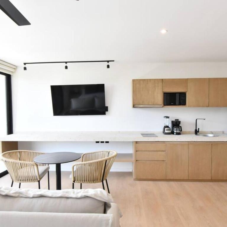 Kumaru Suites by The Spot Rentals - Estudio con balcón - 11