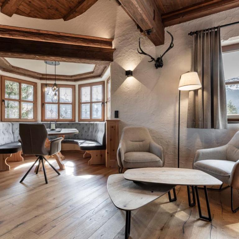 Chalet LAUDEGG - Luxury Chalet with Private Spa - Maison de Vacances 5 Chambres avec Sauna - 5