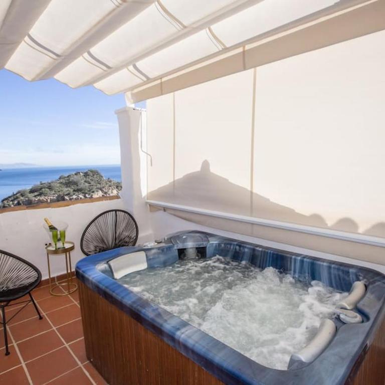 Precioso adosado con jacuzzi en Marina del Este - Casa de 3 dormitorios - 2