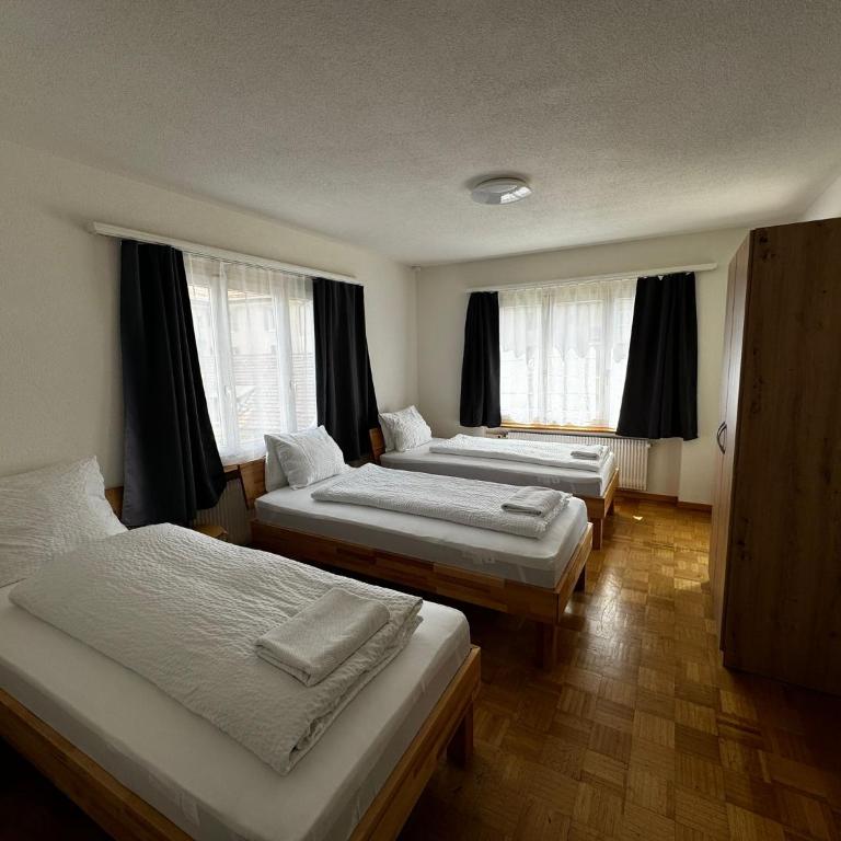 Swiss Holidays-City Apartments Interlaken - Triple Room with Shared Bathroom - 2