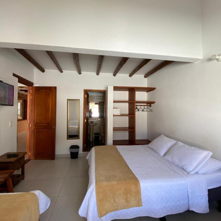 Hospedaje Villa Monica - Family Room with Mountain View - 3