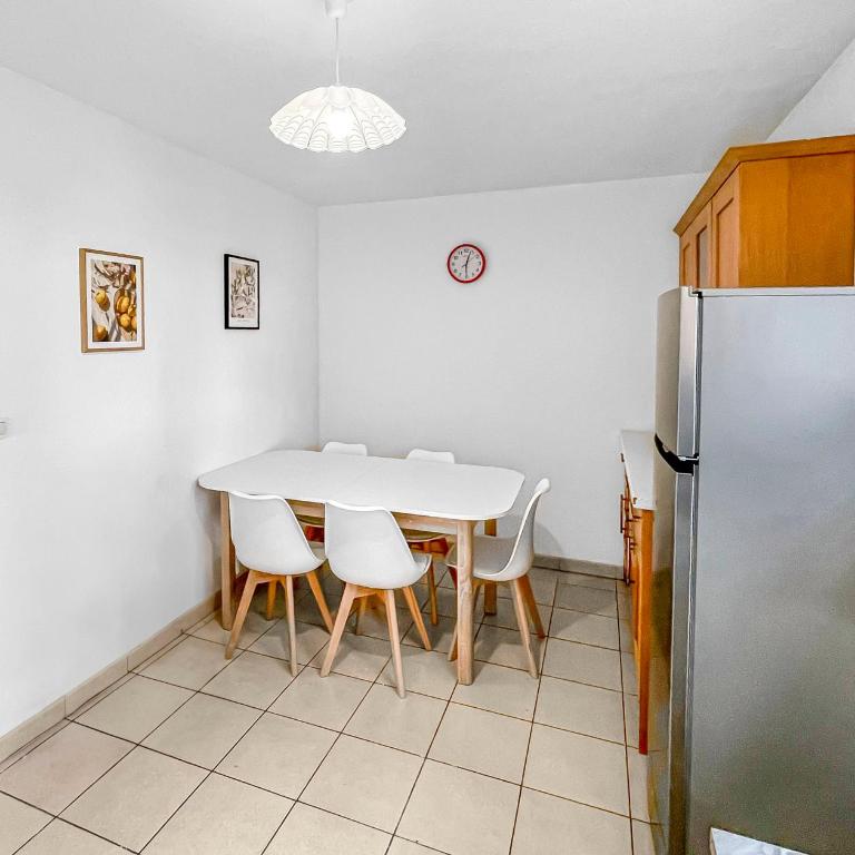 Limoges, résidence fermée, 3 chambres, piscine, parking, 6 pers - Maison 3 Chambres - 16