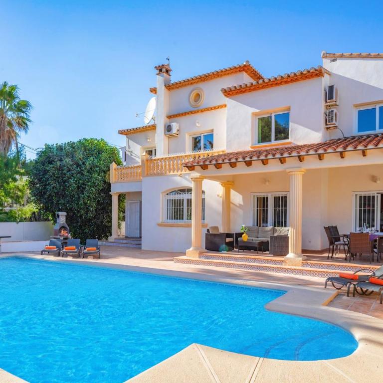 Villa Belinda by Villa Plus - Villa - 3