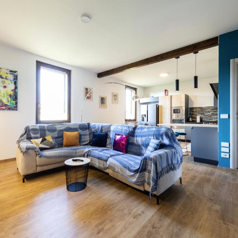 San Zeno Nascosta by Reasy&Busy - Two-Bedroom Apartment - 10