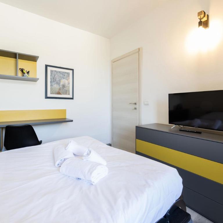 San Zeno Nascosta by Reasy&Busy - Two-Bedroom Apartment - 22
