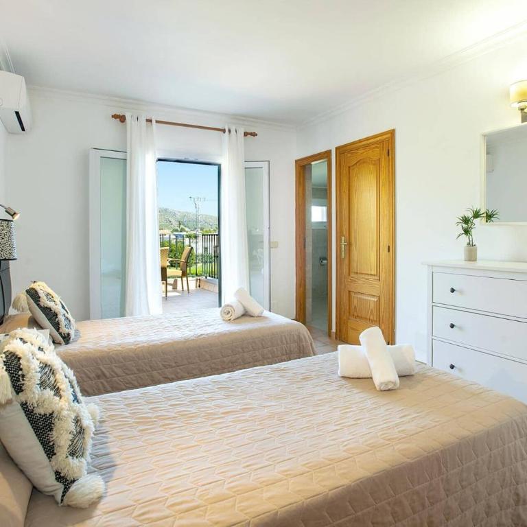 Villa Hort de Siller by Villa Plus - Villa - 21