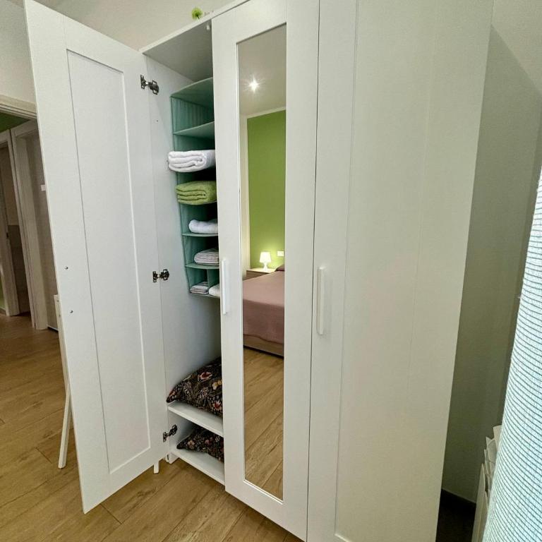 D'Aragona Guest House - King Room with Balcony - 25