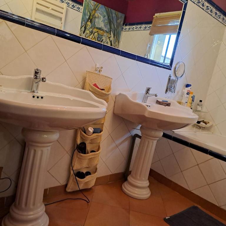 villa provençale avec piscine privée- jardin- terrasses ombragées à 5mn d'Arles - Villa con Piscina Privata - 21