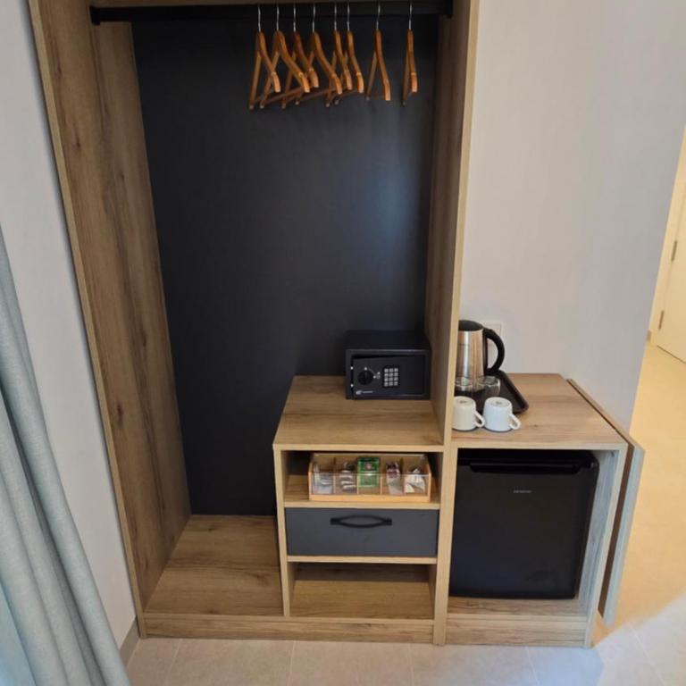 Hostal Rambla 24 by Holihome - Deluxe Twin Room - 4