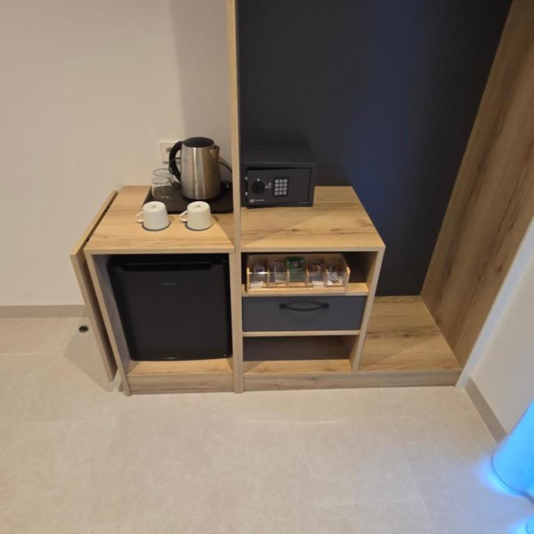 Hostal Rambla 24 by Holihome - Superior Twin Room - 17