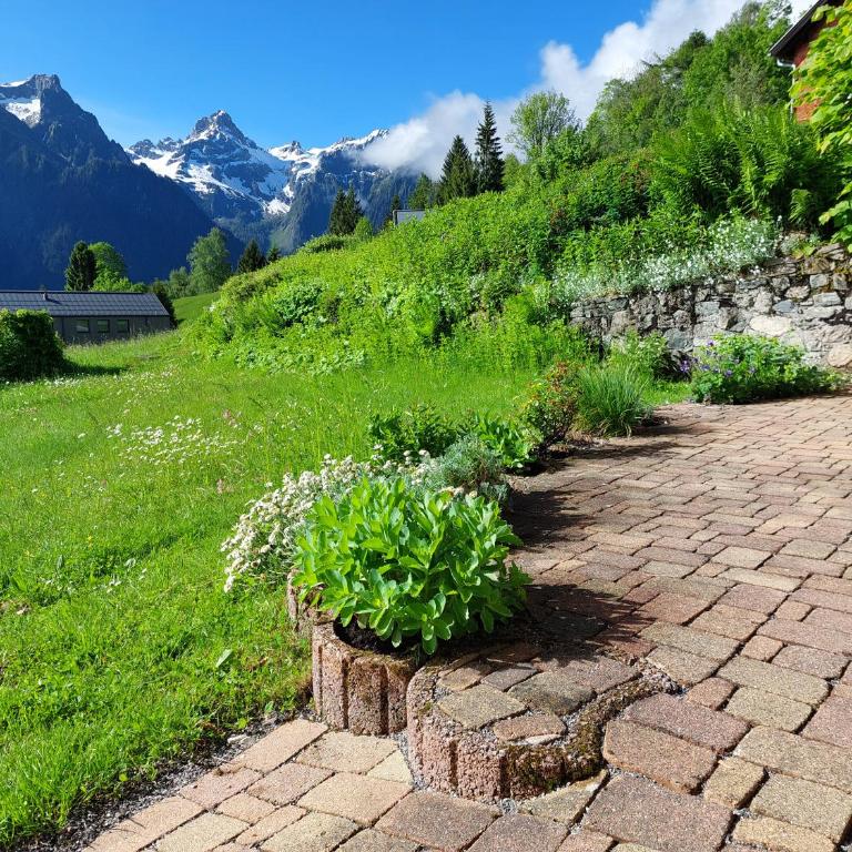 Ferienwohnung Tschengla mit eigener Sonnenterrasse - Wiese - Wlan - Appartamento - 6