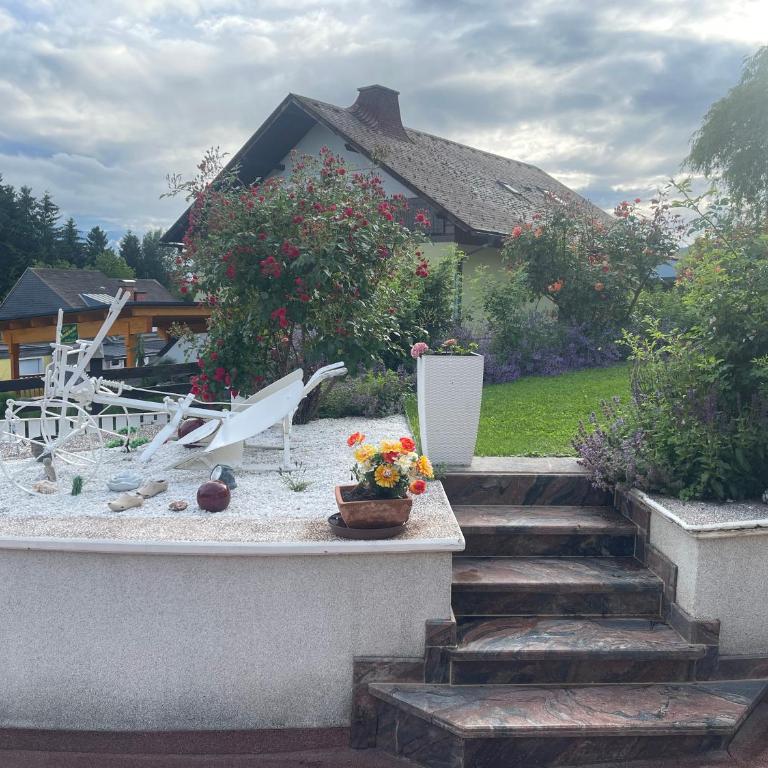 Apartments in elegant Villa am Red Bull Ring in Spielberg - Villa - 3