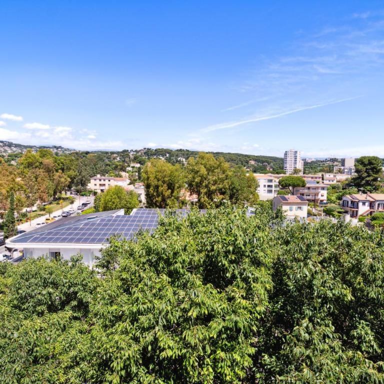 DUPLEX VILLA LES PINS 89m2 et terrasse 30m2 - Appartement 3 Chambres - Étage Supérieur - 49