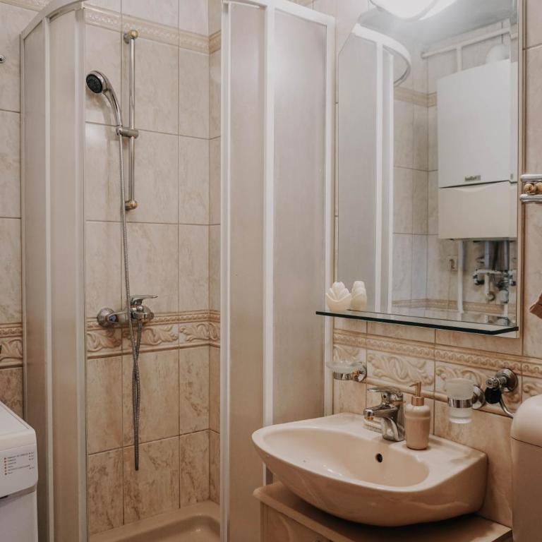 3-Bedroom Residence - Prime Location with City View and Parking - Apartman sa 3 Spavaće Sobe - 30