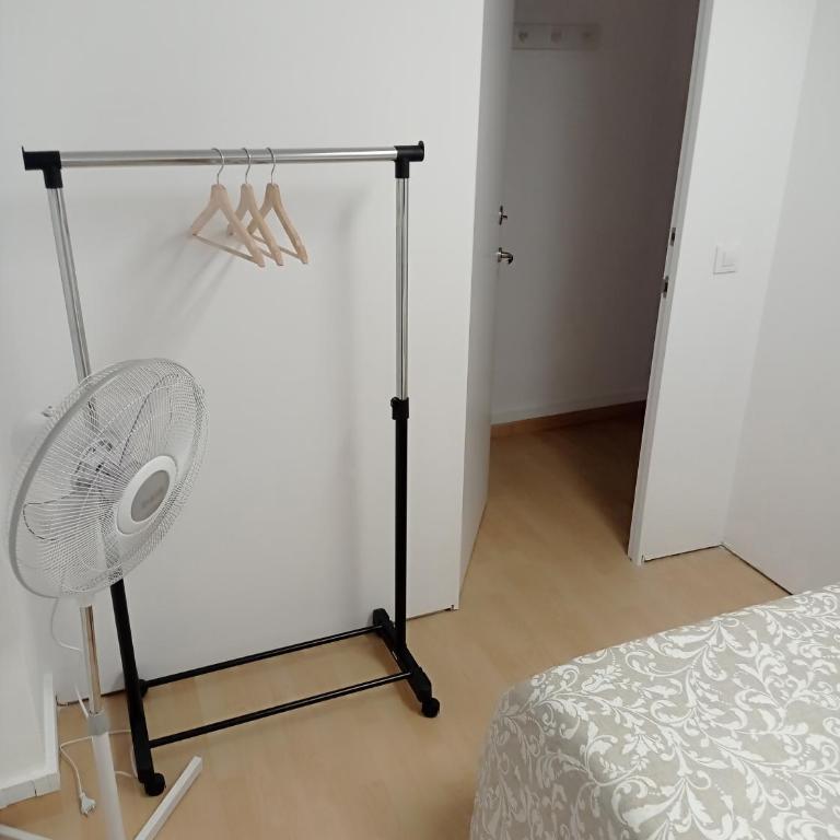 Double Interior Room Center City - Standard Double Room with Fan - 5