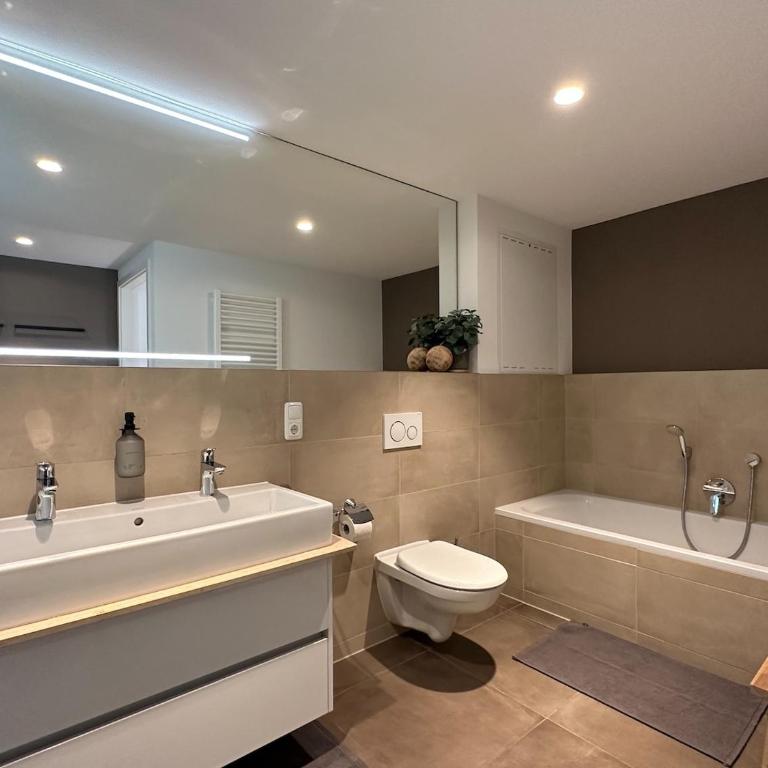 TRULY - Viel Platz für Business & Familie - Modern, Garage, Fahrstuhl - Appartement 3 Chambres - 14