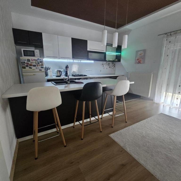 Apartman Nia - Two-Bedroom Apartment - 1