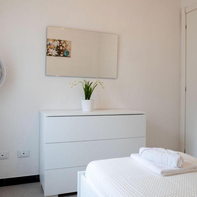 La casa di Adry - Two-Bedroom Apartment - 20