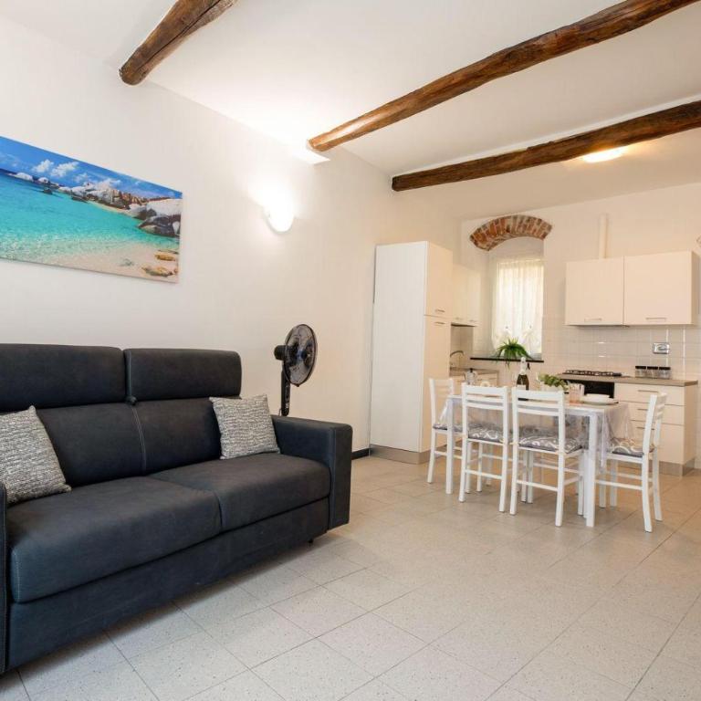 La casa di Adry - Two-Bedroom Apartment - 9
