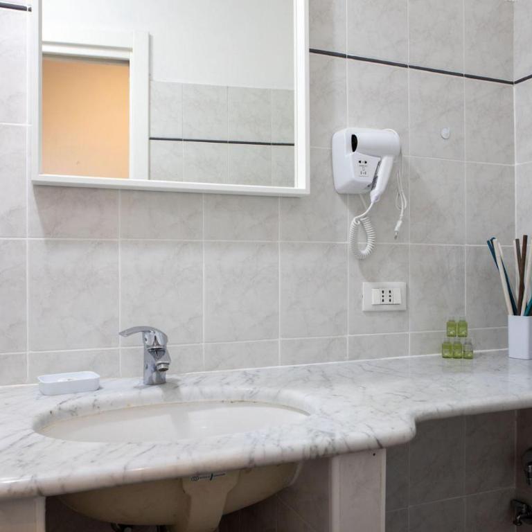 La casa di Adry - Two-Bedroom Apartment - 24