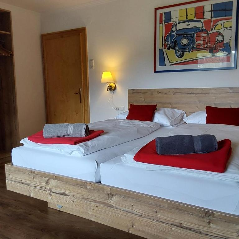 Gästehaus Huber - Vierbettzimmer mit Bergblick - 2