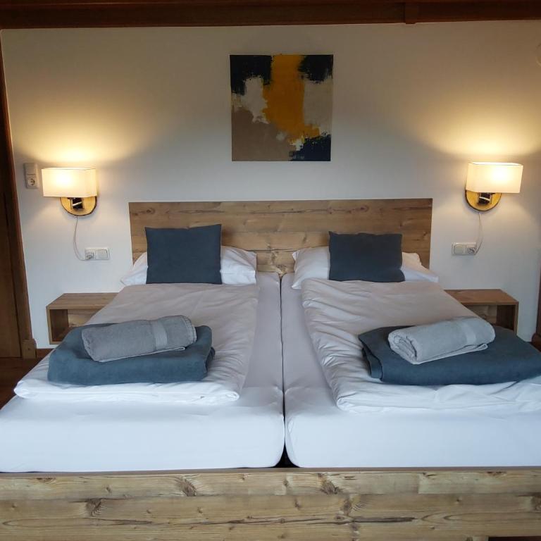 Gästehaus Huber - Familienzimmer mit Bergblick - 2