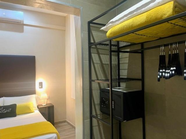 Front Arc - Double Room with Private Bathroom - 6