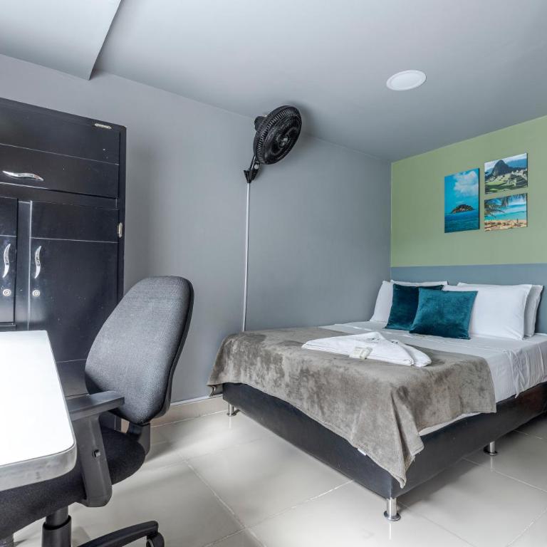 Poblado Guest House - Double Room with Private Bathroom - 10