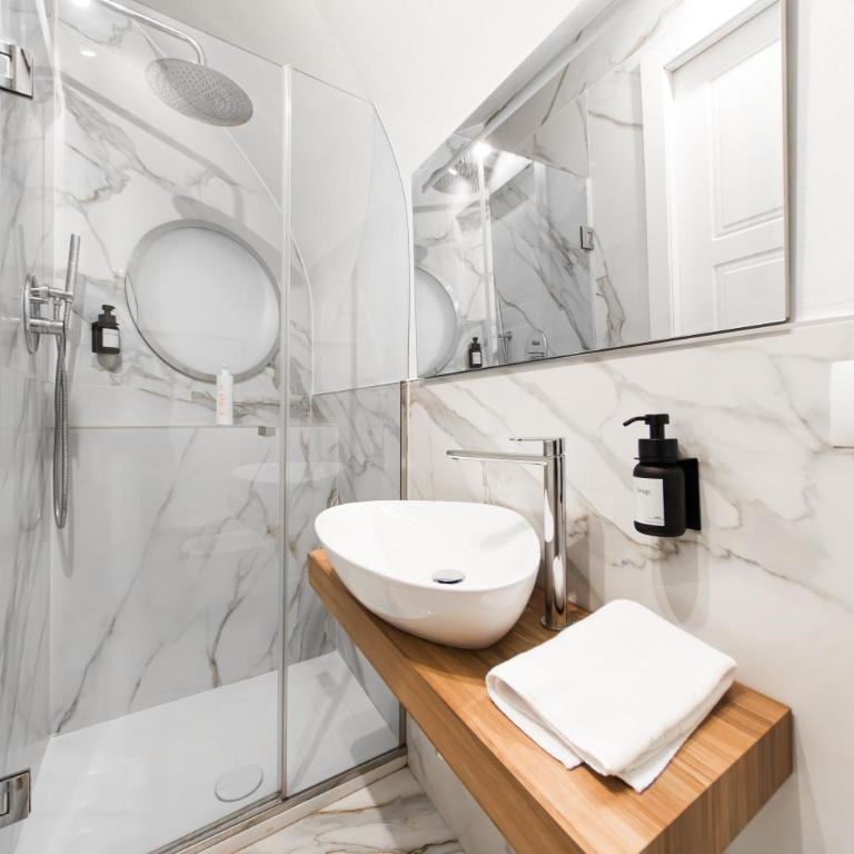 Lilli House - suite in the heart of Bologna - Appartamento con 1 Camera da Letto - 16