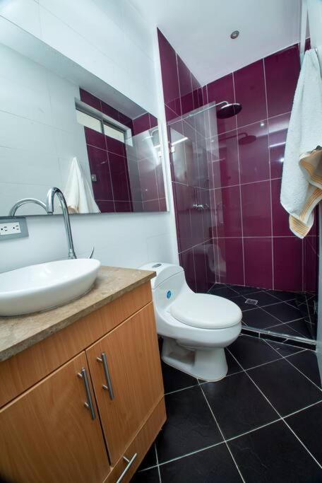 Casa Hotel Bewell - Los colores Medellín - Three-Bedroom House - 16