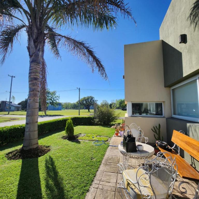 Casa en Club de Campo. Parque y Pileta. - Casa Unifamiliar de 3 dormitorios - 3