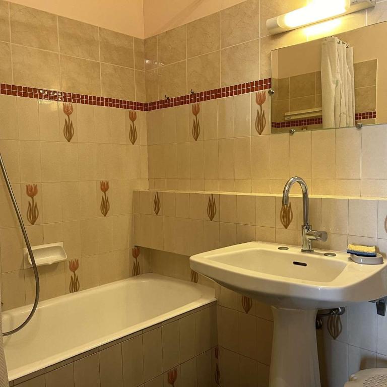 Appartement 2P avec terrasses, parking privé, à 100m des plages - Juan-les-Pins - FR-1-252-196 - Apartment - 10