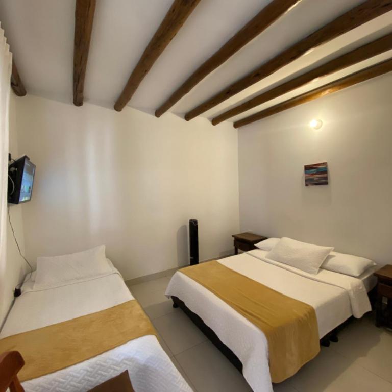 Hospedaje Villa Monica - Triple Room with Private Bathroom - 4