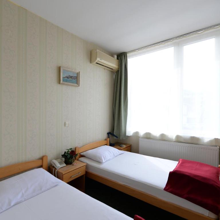 Hotel Slodes - Dvokrevetna Soba sa Zasebnim Krevetima - 4