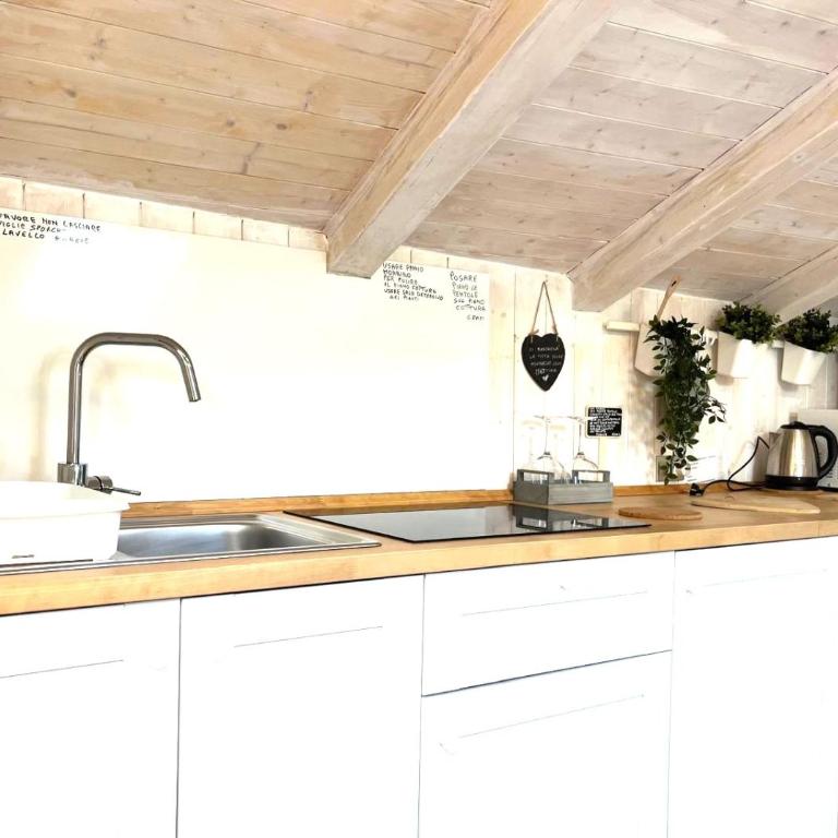 Il piccolo Loft nel cuore antico di Aosta - You & Me case vacanza - Monolocale - 5