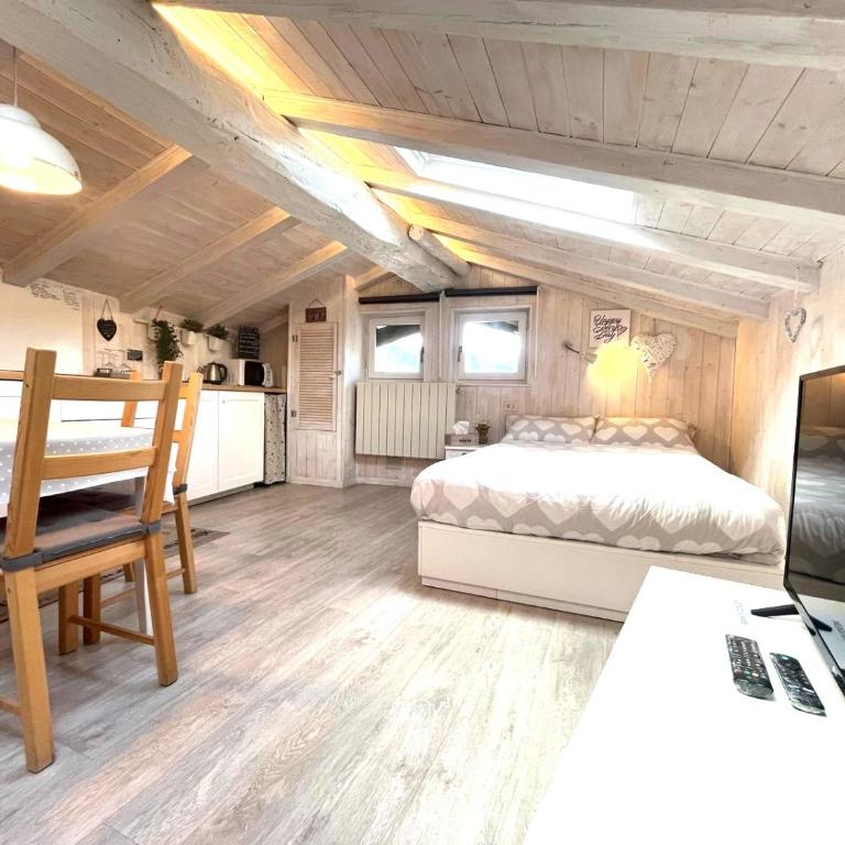 Il piccolo Loft nel cuore antico di Aosta - You & Me case vacanza - Monolocale - 1