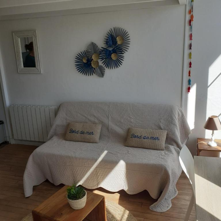 STUDIO COSY 100 m DE LA PLAGE DE FONCILLON - Studio - Vue sur Mer - 2