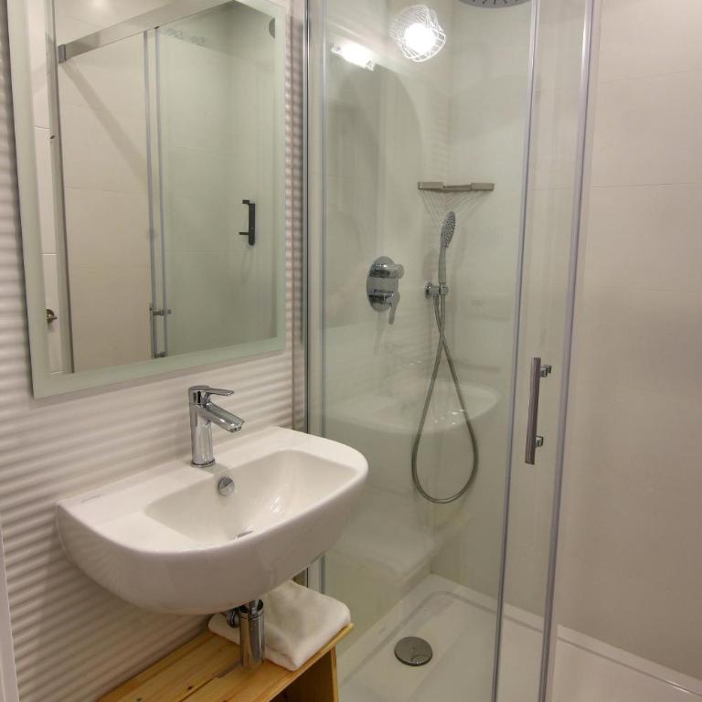 Apartamentos Almada - calle Alfonso - Plaza SAS - Apartamento de 2 dormitorios - 2